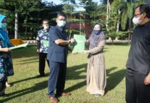 PENYERAHAN SK DOSEN DAN TENAGA KEPENDIDIKAN NON-ASN UNILA